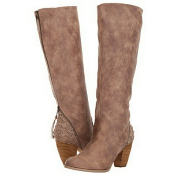 Sassy Peekaboo Lace Not Rated Boots - Picture 3 of 8